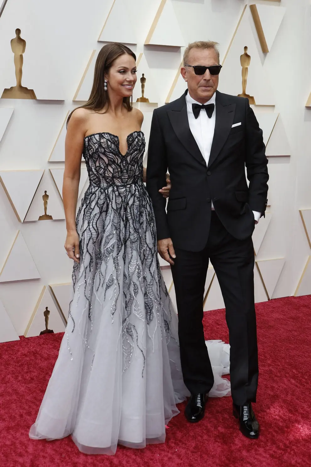 Kevin Costner y su esposa, Christine Baumgartner.