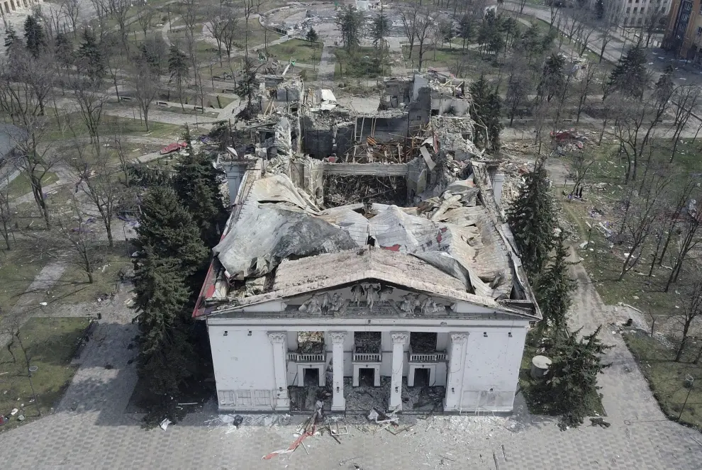 Así quedó el teatro de Mariúpol tras el ataque ruso