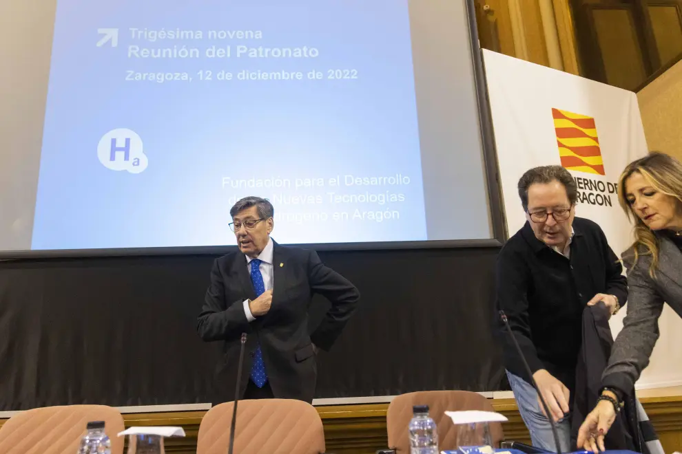 Arturo Aliaga asiste a la reunión del Patronato de la Fundación para el Desarrollo de las Nuevas Tecnologías del Hidrógeno en Aragón