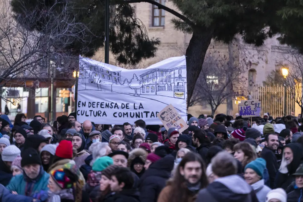 Manifestación de los colectivos del Luis Buñuel por su desalojo.