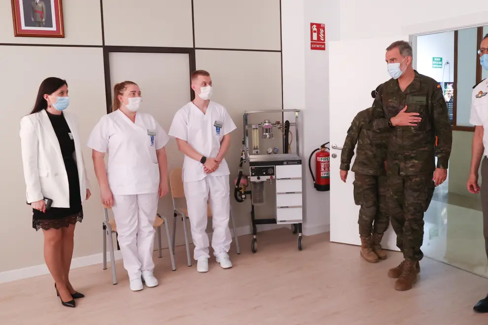Imágenes de la visita de Felipe VI al Hospital Militar de Zaragoza.