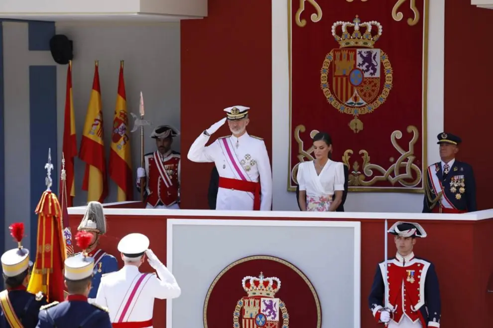 Los Reyes presiden los actos del Día de las Fuerzas Armadas en Granada.