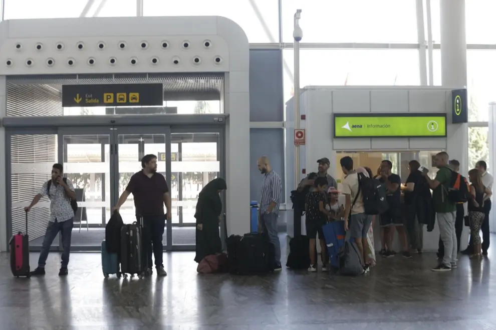 Incertidumbre tras el terremoto de Marruecos en el aeropuerto de Zaragoza.