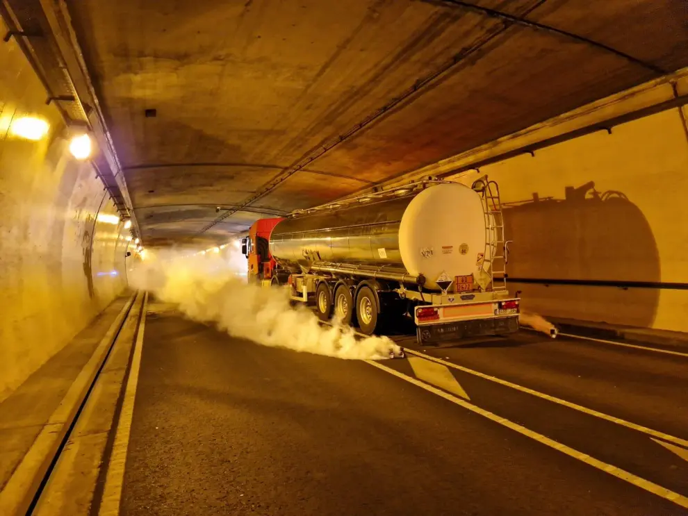 Imágenes del simulacro de accidente en el interior del túnel de Somport.