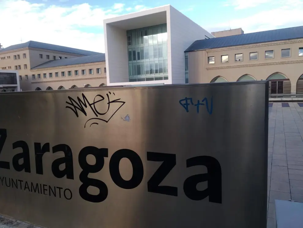 Grafitis que llevan la firma de 'PIT', al que la Policía Local de Zaragoza ha detenido