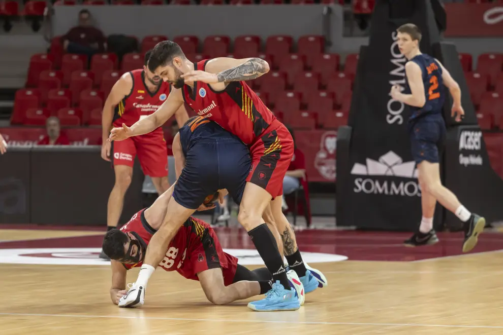 Partido Casademont Zaragoza-Gravelines Dunkerque, de la FIBA Europe Cup, en el pabellón Príncipe Felipe