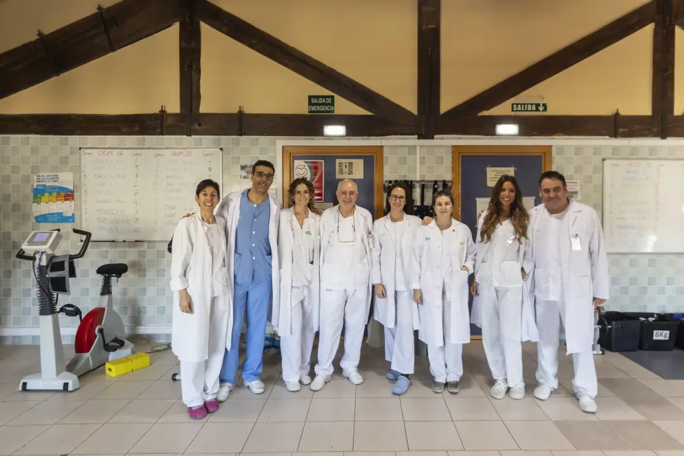 Parte del equipo de profesionales que trabaja en la Unidad de Rehabilitación Cardíaca del Hospital Provincial de Zaragoza.