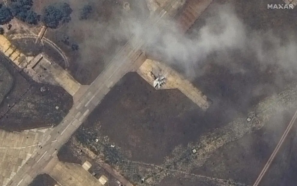 Aviones y edificios destruidos por Ucrania en la ocupada Crimea