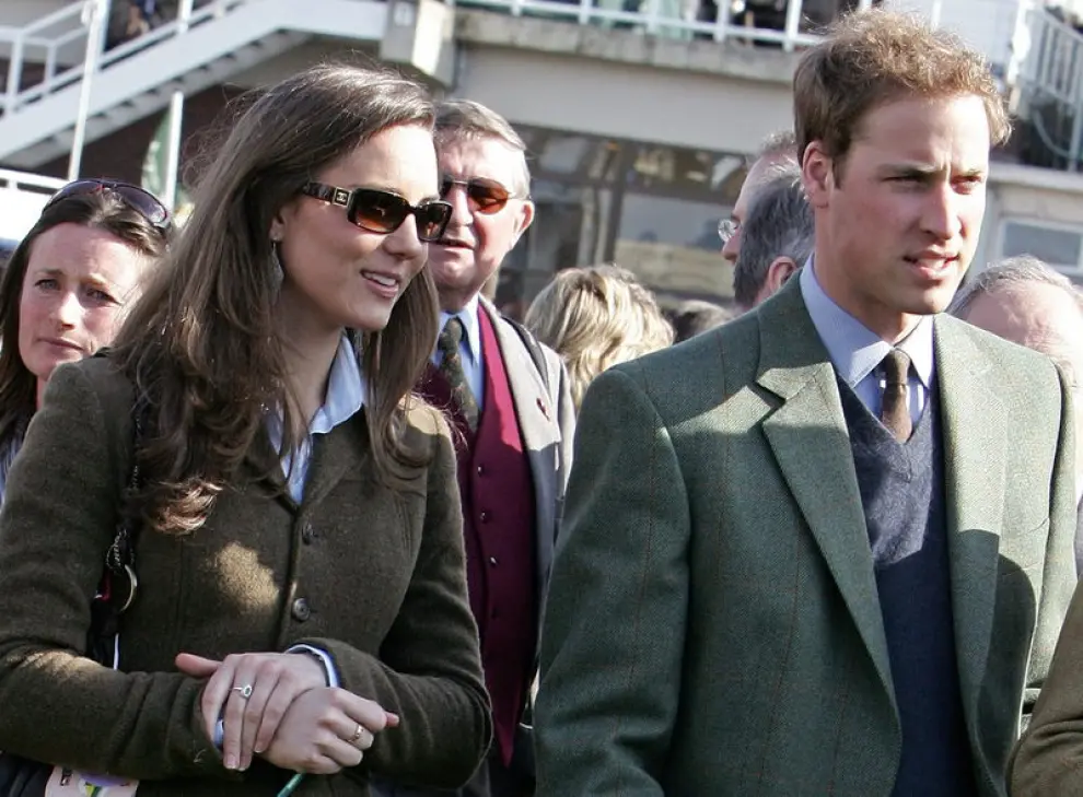 El prínipe Guillermo con su novia, Kate Middleton, en una imagen de archivo.