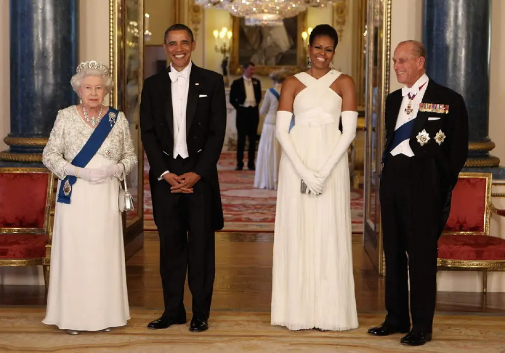 La Reina de Inglaterra y el Duque de Edimburgo junto al matrimonio Obama