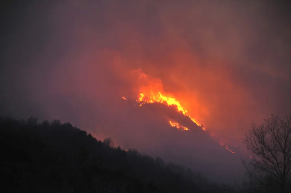 El fuego obligó a evacuar varias poblaciones del Pirineo oscense