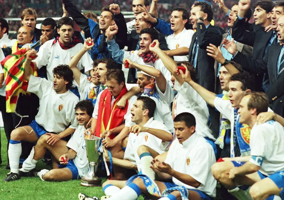 El Real Zaragoza levantó la Recopa de Europa en París en 1995