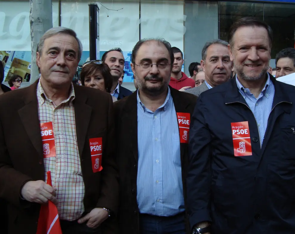 Javier Sada, Marcelino Iglesias y Javier Lambán han acudido a la manifestación