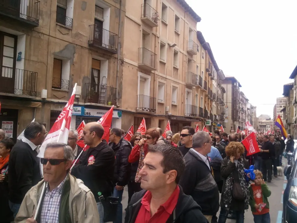 La manifestación alcanza el Coso Alto de Huesca