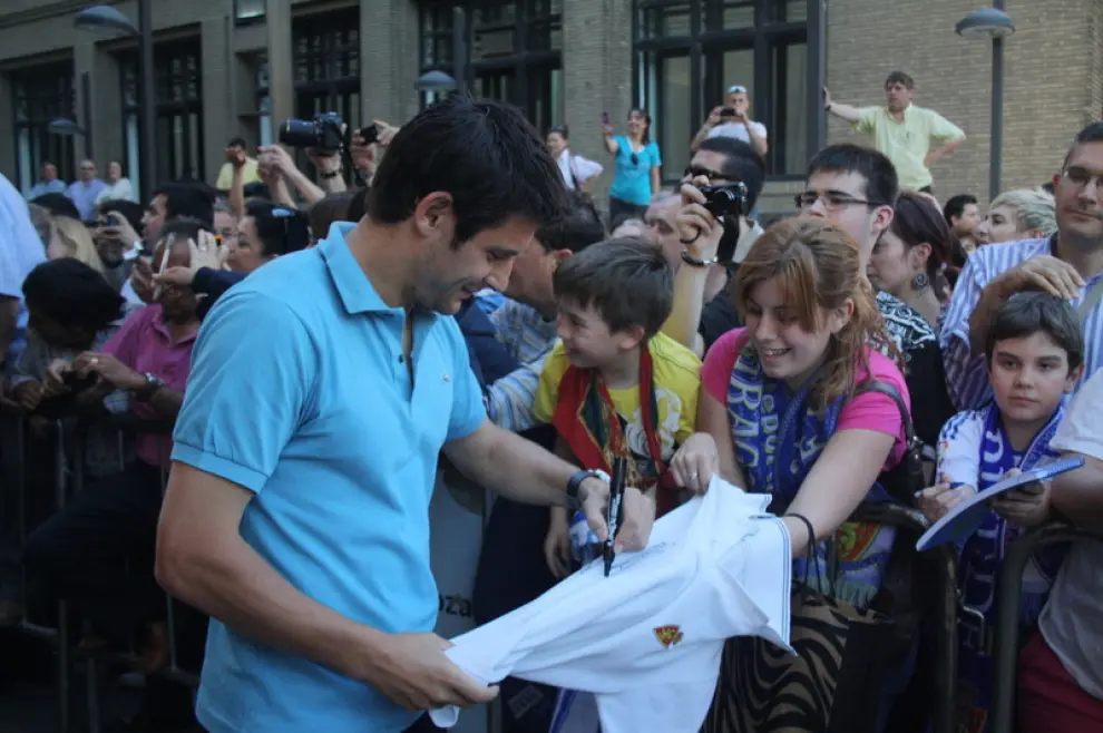 El Real Zaragoza celebra la salvación en el Pilar
