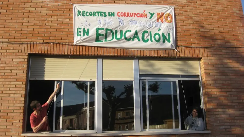 Imágenes de los 21 días de encierro contra los recortes en educación del Instituto de Albarracín.