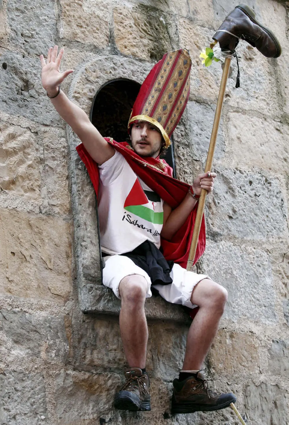 Corredor disfrazado de San Fermín en los encierros de Villavesa