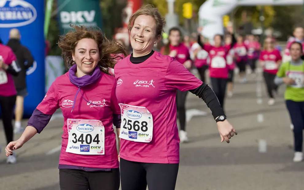 Un total de 5.000 corredoras han participado para apoyar a todas las personas que están luchando contra el cáncer de mama.