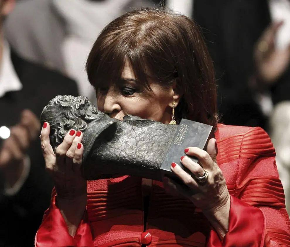Concha Velasco recibe el Goya de Honor.