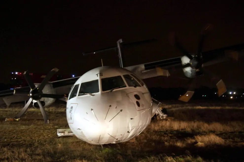El viento provoca que un avión se salga de la pista en el aeropuerto de Fiumicino en Roma y deja 16 heridos.