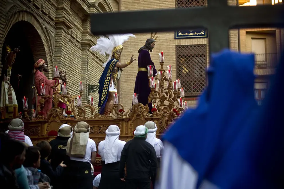 La hermandad y cofradía de Nazarenos de Jesús de la Humildad a protagonizado la procesión más larga de este Domingo de Ramos