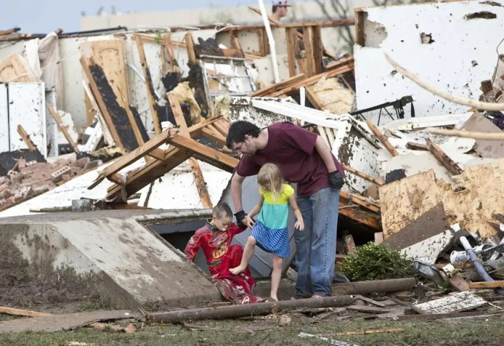 Devastador tornado en Oklahoma