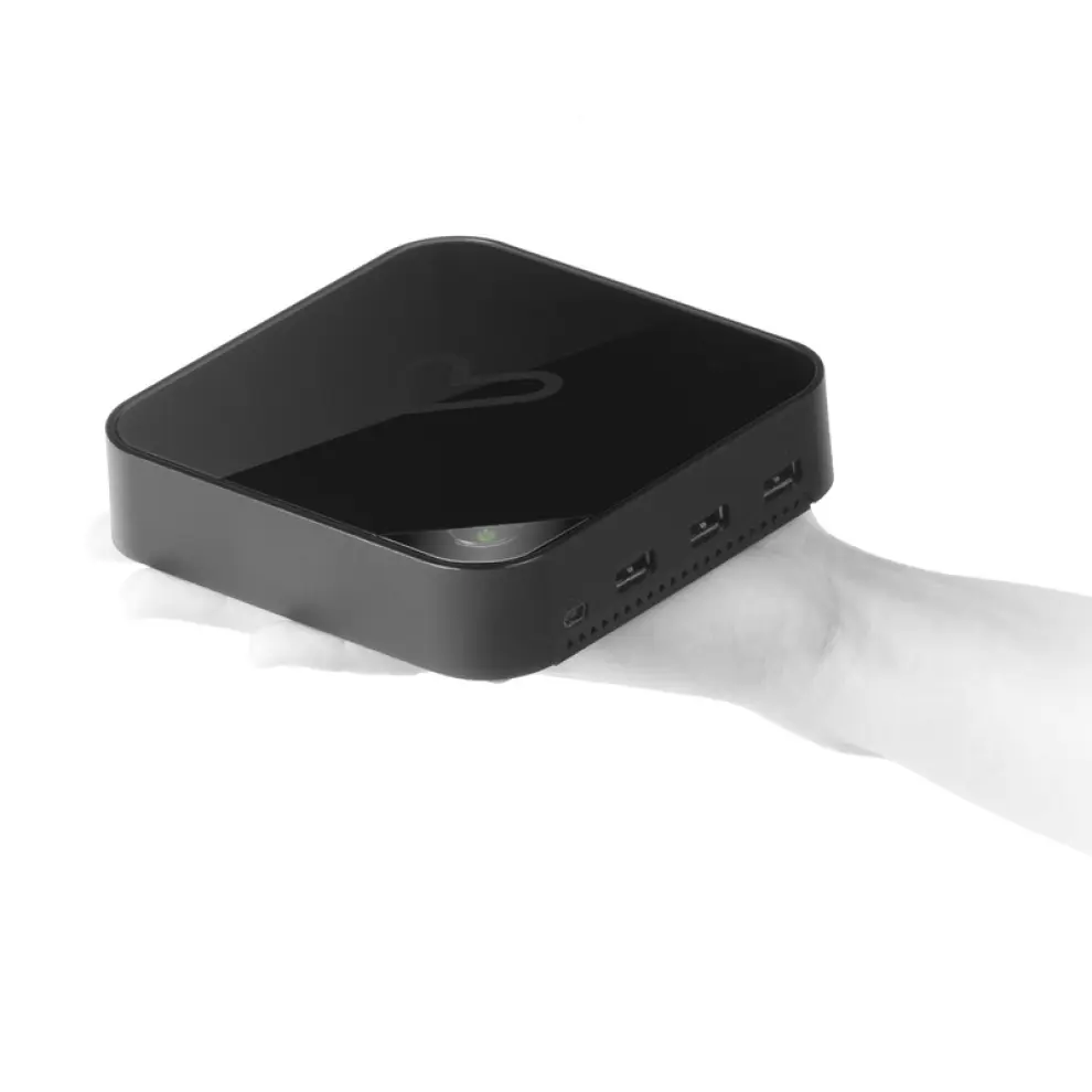 Mete un androide en tu tele. Con esta pequeña cajita negra contarás con entradas USB, tarjetas SD, salida HDMI, además de Wifi y puerto Ethernet