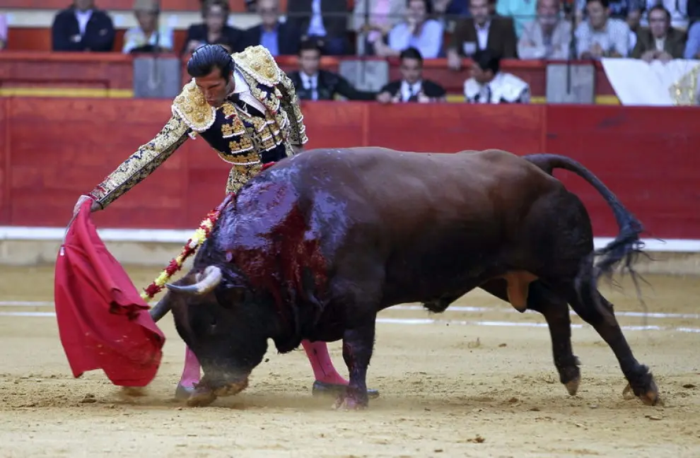 Luque y Mora lidiaron toros de la ganadería de Bañuelos.