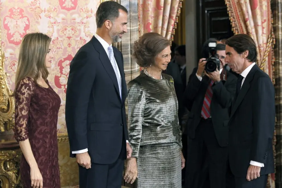Imagen de la recepción a autoridades institucionales y representantes de la sociedad española en el Palacio Real