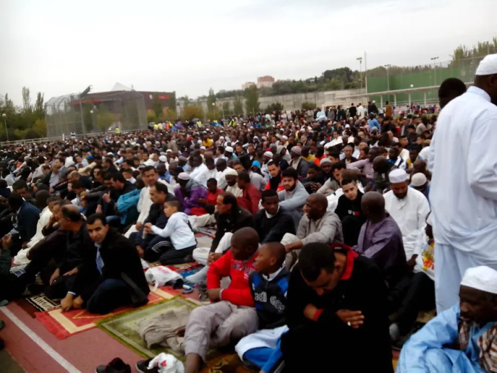 Miles de musulmanes han celebrado la Fiesta del Sacrificio en Zaragoza