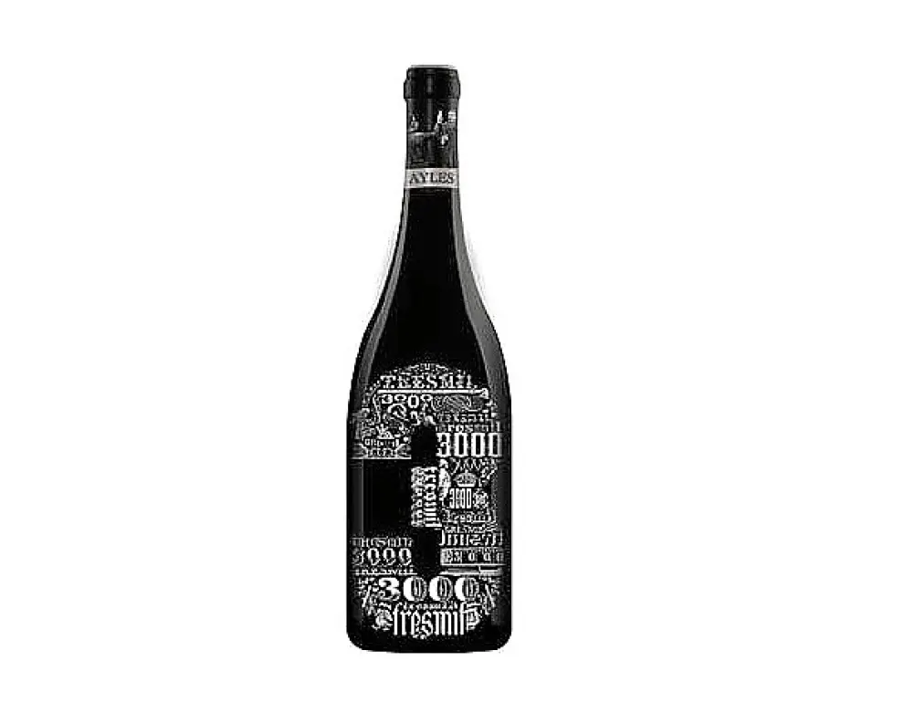 Aylés Tres de 3.000, el vino top de Pago Aylés. La etiqueta es obra del estudio barcelonés Ekosistema