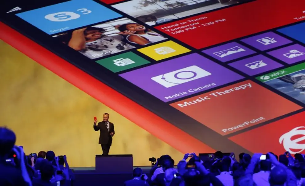 Nokia ha presentado su nueva serie de dispositivos móviles, incluida una tableta y dos móviles gigantes.