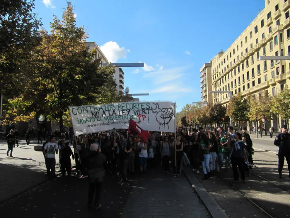 Manifestación de estudiantes contra Wert, la LOMCE y los recortes en educación
