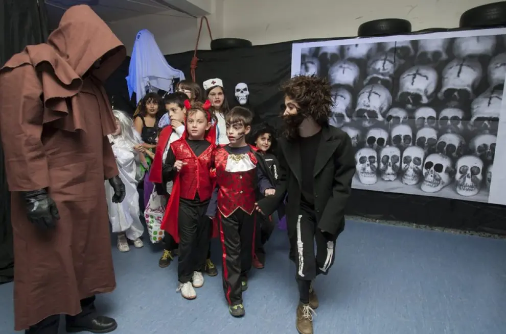 Los niños del colegio Sainz de Varanda celebraron una tarde de miedo y risas con motivo de Halloween.