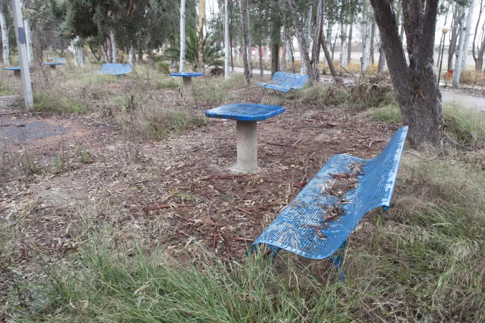 Abandono y vandalismo en el Parque Deportivo Ebro