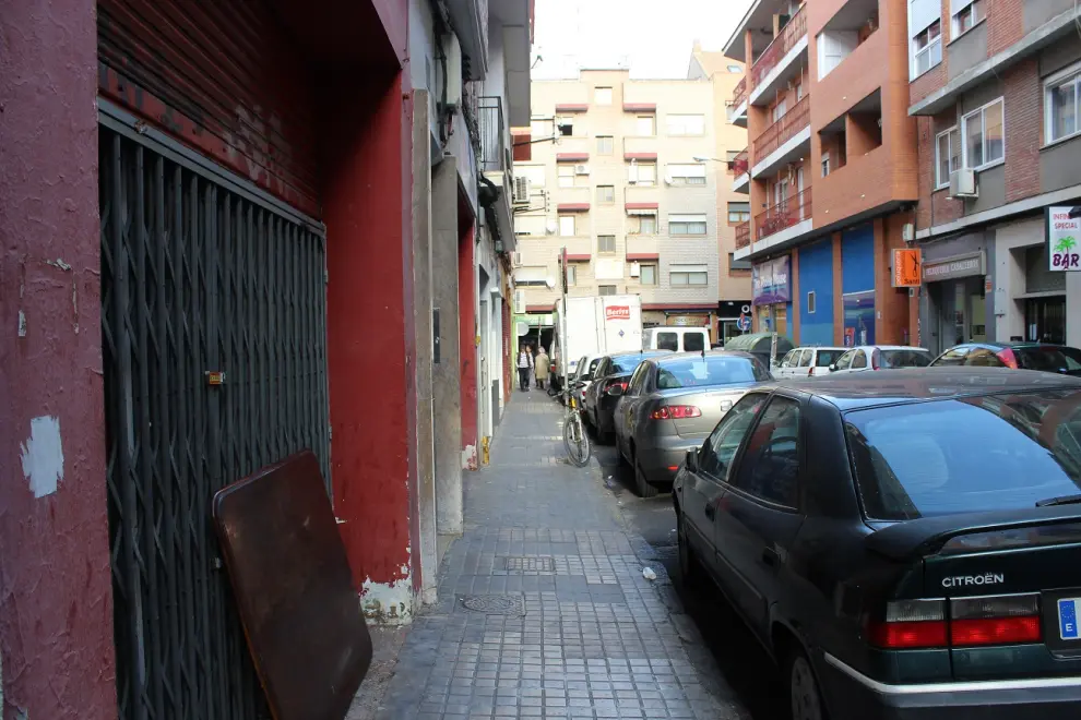 Calle sin reformar del barrio de Delicias en Zaragoza