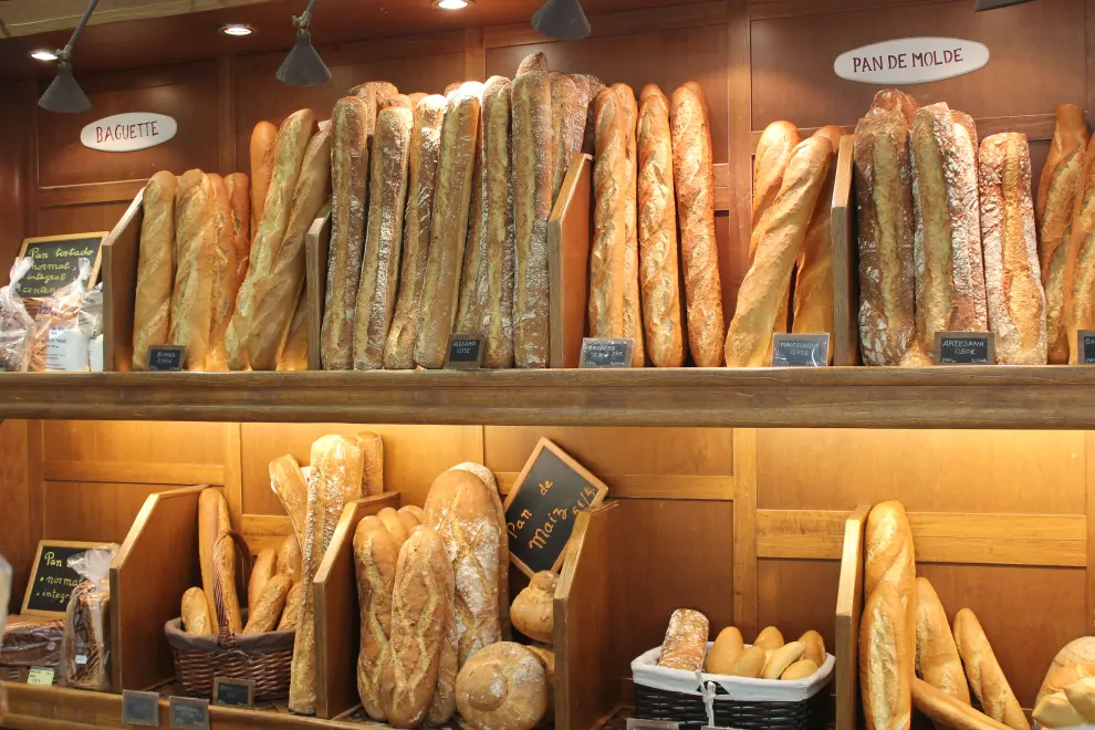 Panes en la tienda de Panificadora Vianca, en el paseo de Teruel