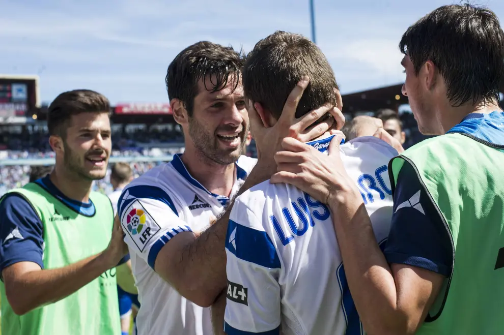 Arzo felicita a Luis García, autor del gol del Real Zaragoza