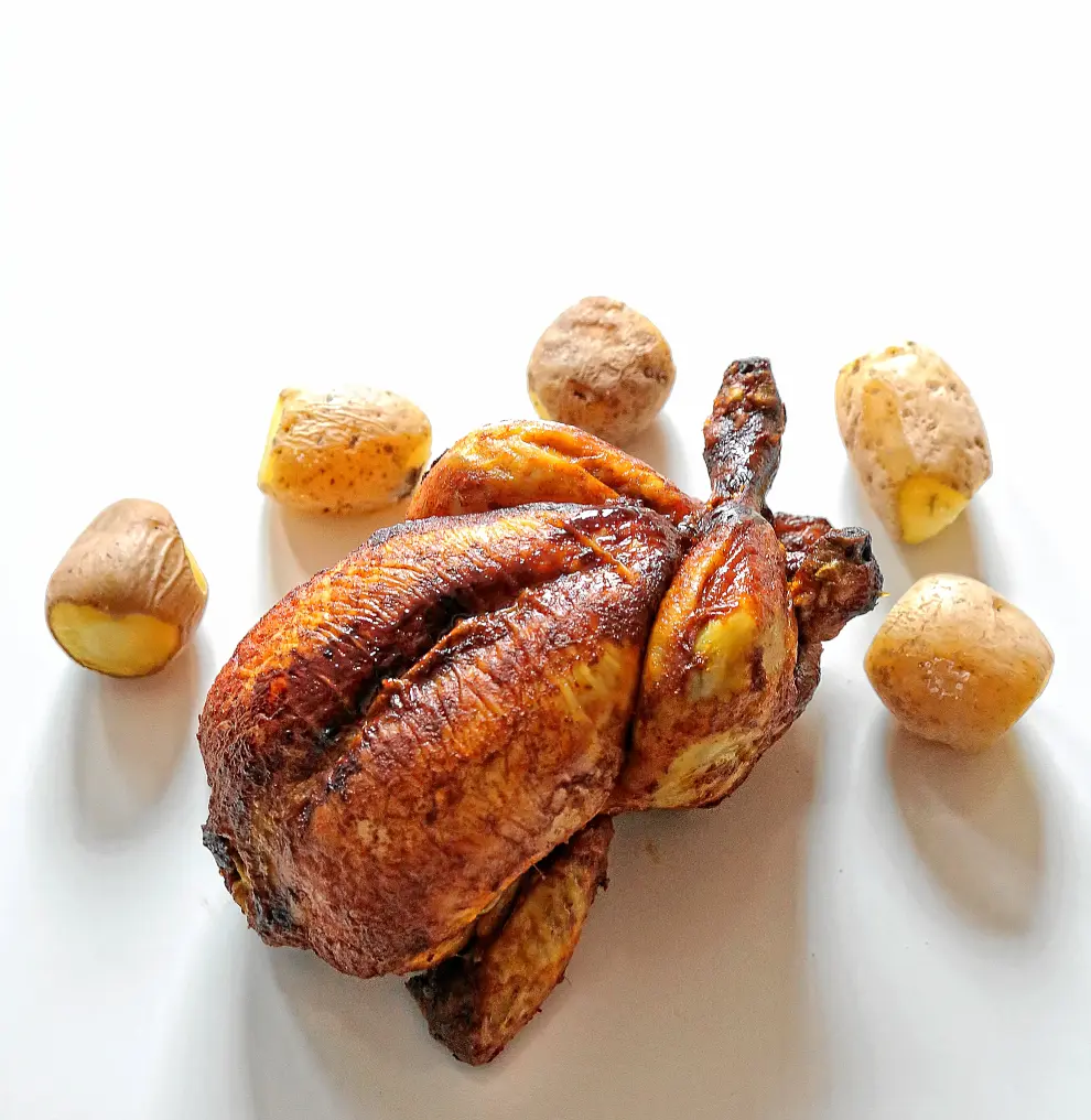 Para este menú se puede utilizar un pollo de granja, con destacadas propiedades nutricionales.