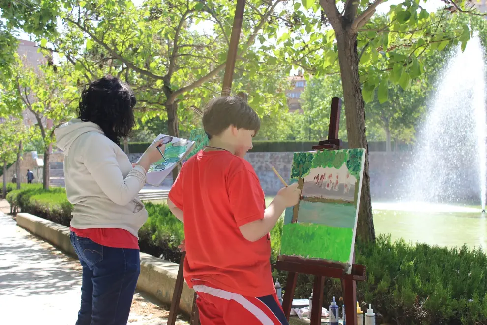 Encuentro de dibujantes y pintores en el parque Delicias