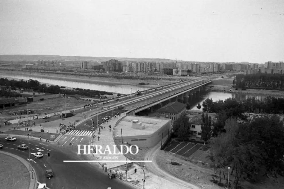 Obras de construcción del puente de a Almozara en la primera mitad de 1987. Foto de Eduardo Bayona