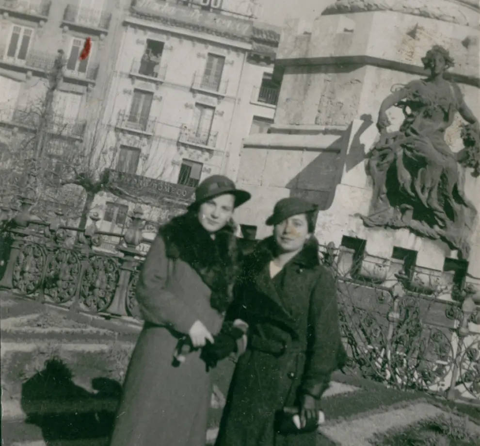 La Plaza de España de Zaragoza en los años 30. Álbum familiar de José Ignacio Larraz