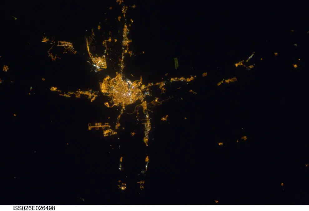 Zaragoza, de noche, tomada desde la ISS