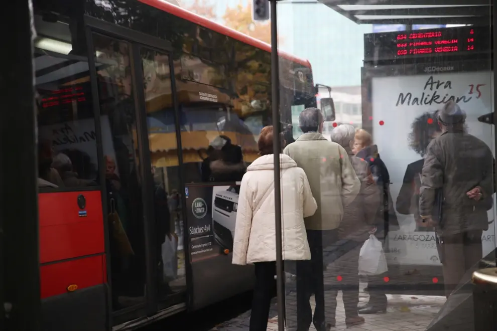 Largas esperas en la huelga de autobuses urbanos