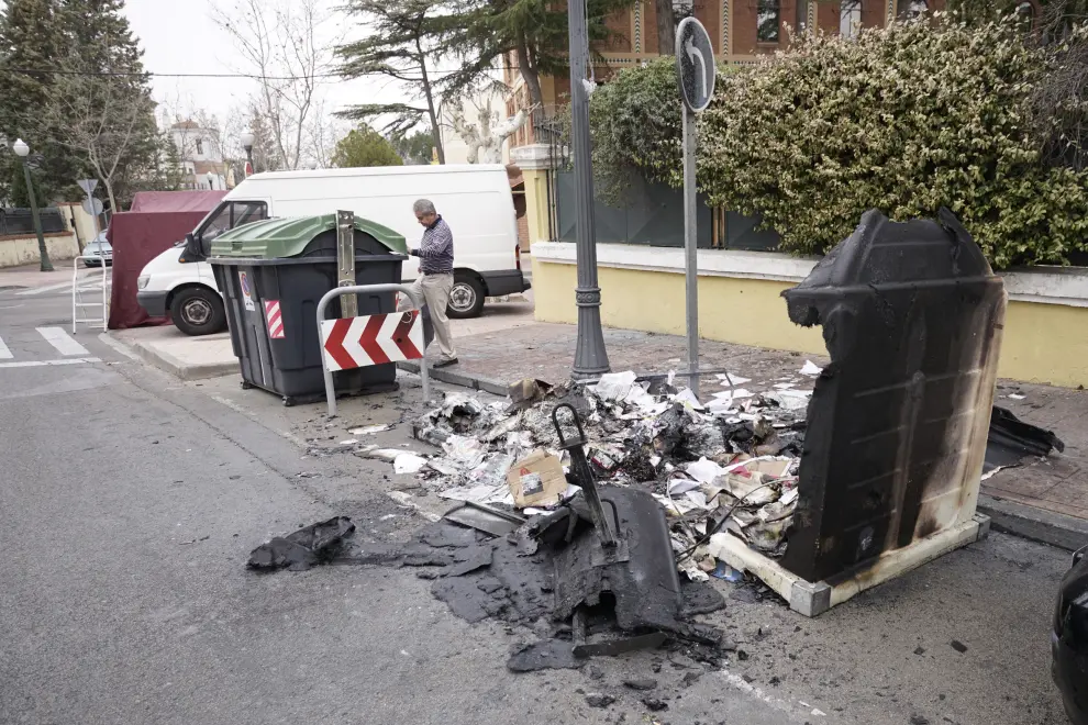 Arden varios contenedores en Teruel