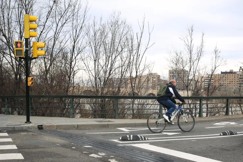 Nuevo tramo de carril bici de Avenida Puente del Pilar