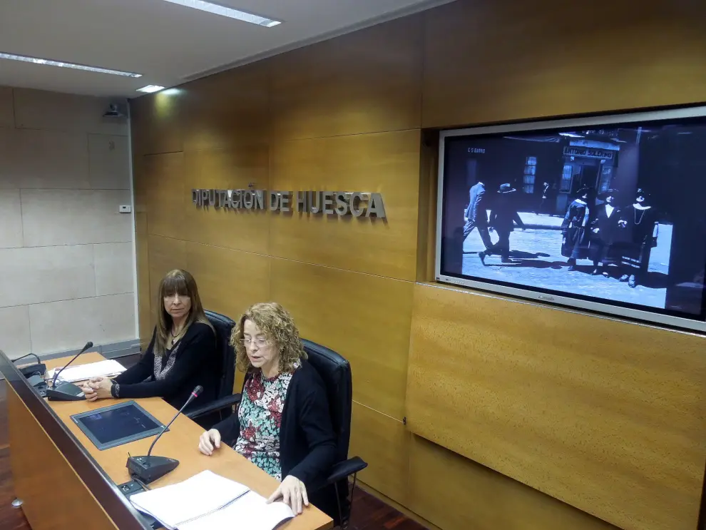 Berta Fernández y Teresa Luesma, en la presentación del ciclo de exposiciones de la DPH.