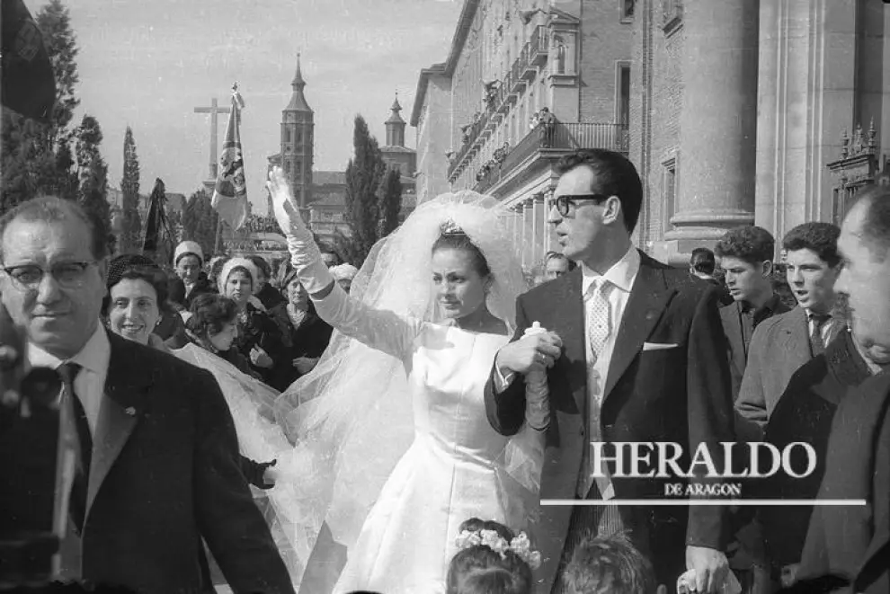 El 23 de febrero de 1961 Carmen Sevilla contrajo matrimonio con Augusto Algueró en la Basílica del Pilar de Zaragoza. Heraldo de Aragón ofreció al día siguiente a sus lectores una amplía información gráfica y literaria del enlace.