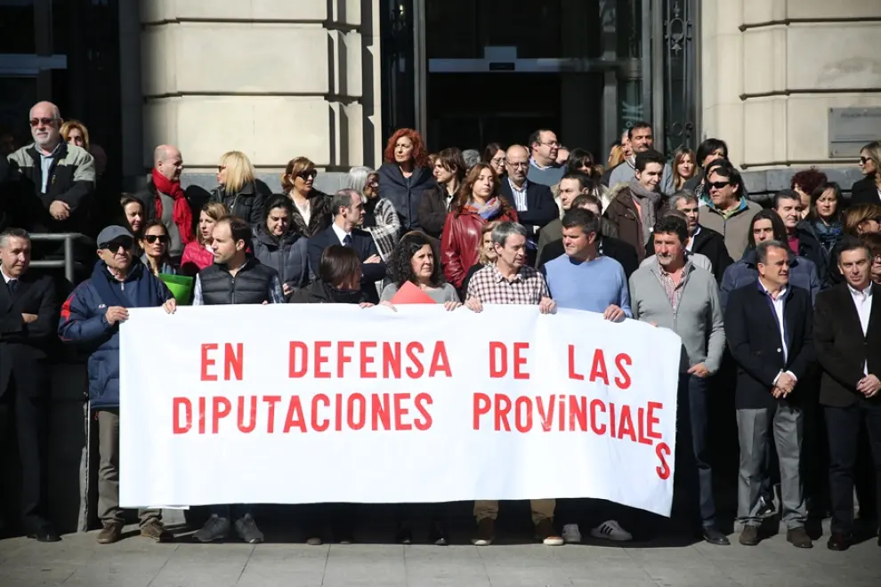 Concentración de los trabajadores de la Diputación de Zaragoza
