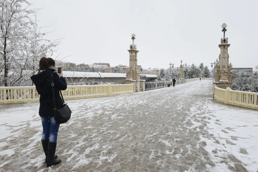 El temporal cubre el viaducto de Teruel de nieve